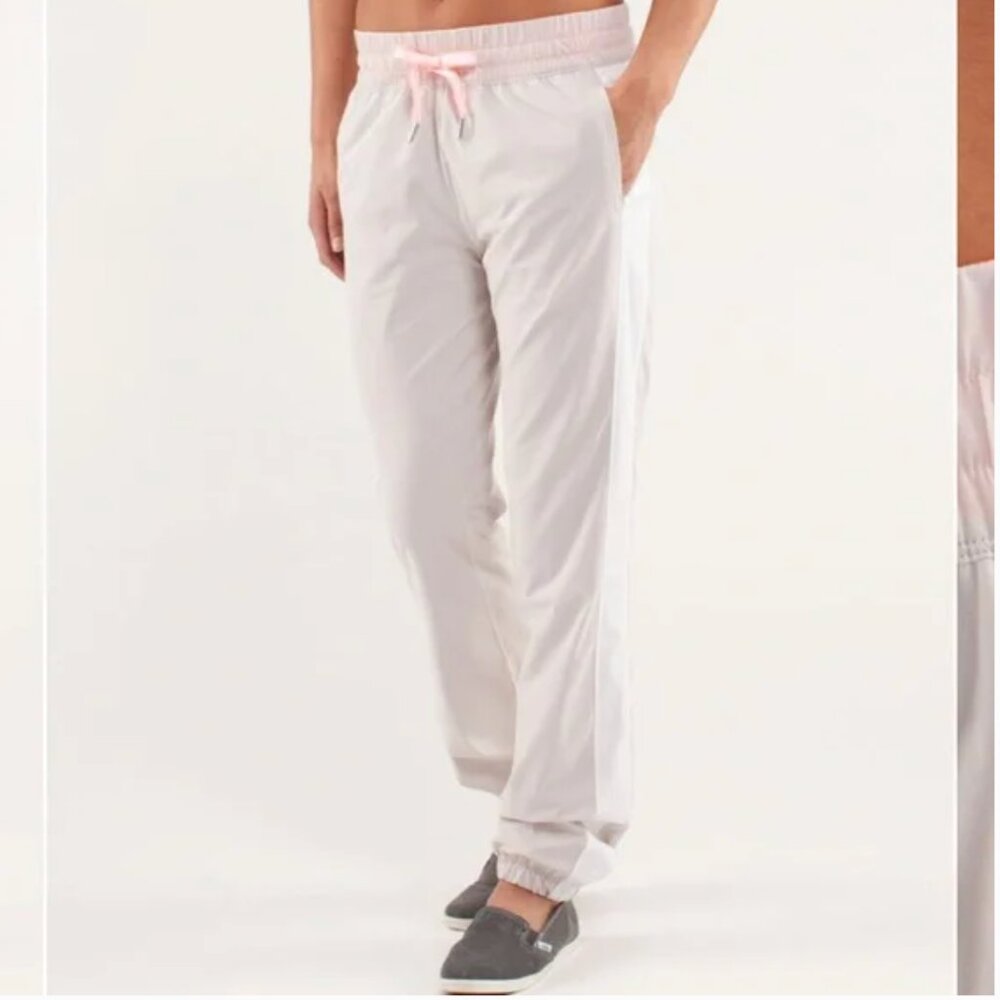 Lululemon Work It Out Track Pant Lined Dune / White ?Wagon Stripe Pop Orange 12
